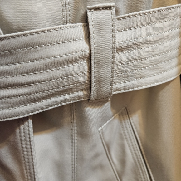 EXPRESS trench coat with belt Size XS - Picture 7 of 10